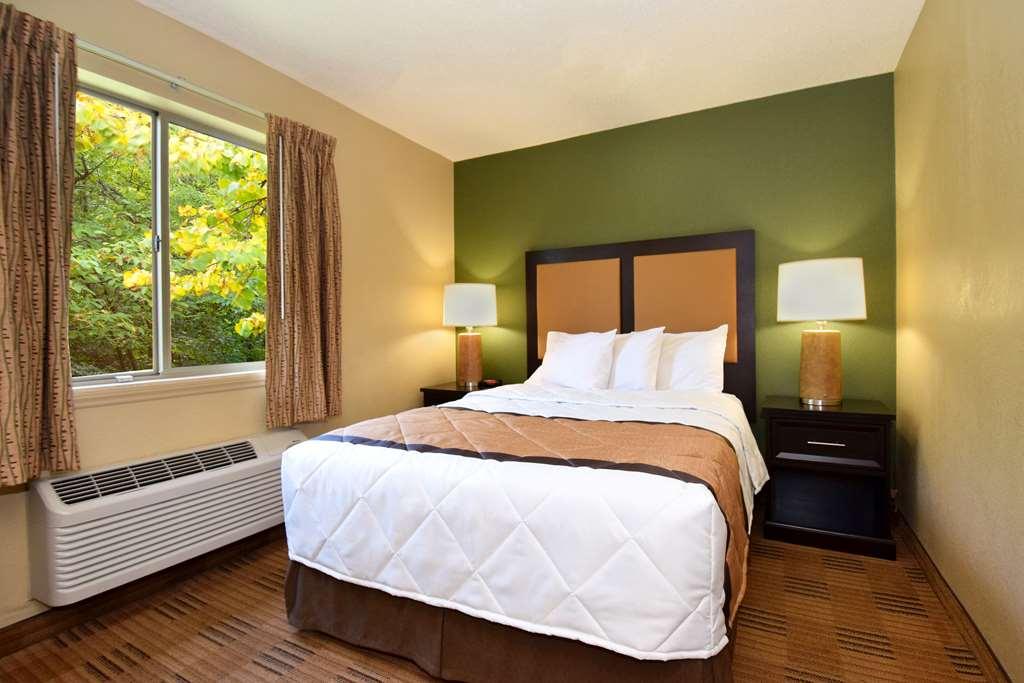 Suburban Studios Houston North I-45 Номер фото