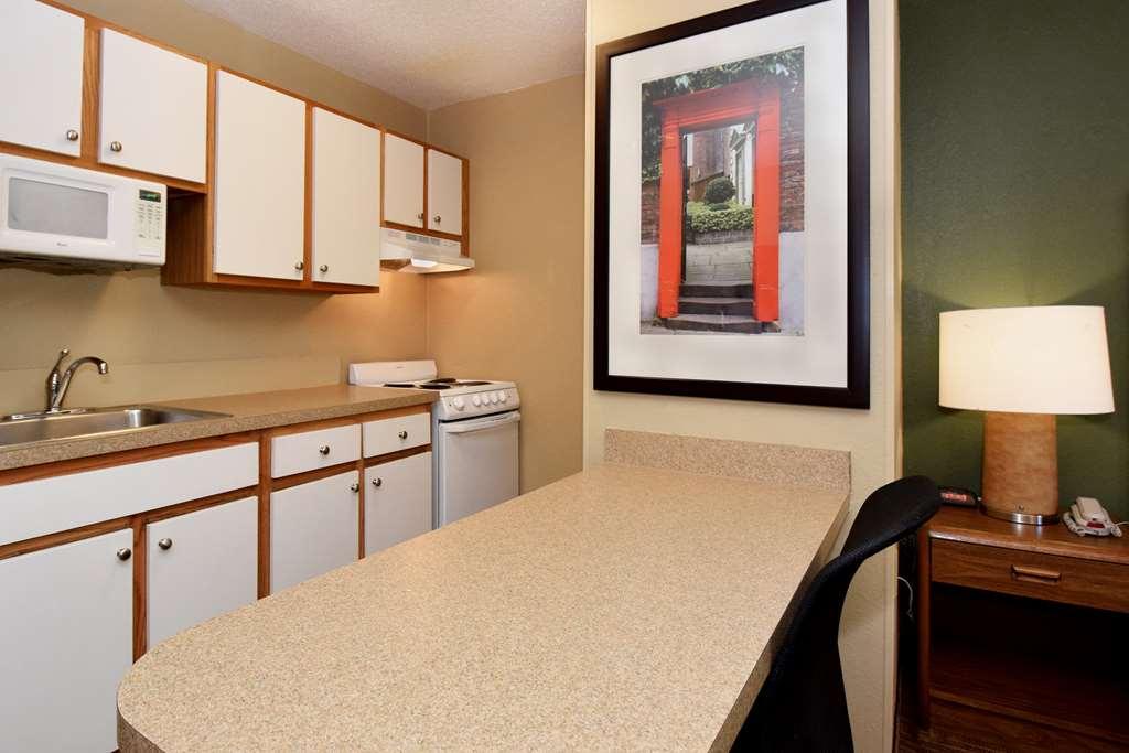 Suburban Studios Houston North I-45 Номер фото