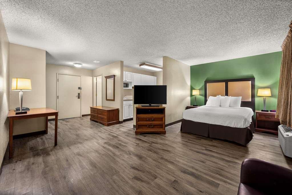Suburban Studios Houston North I-45 Номер фото