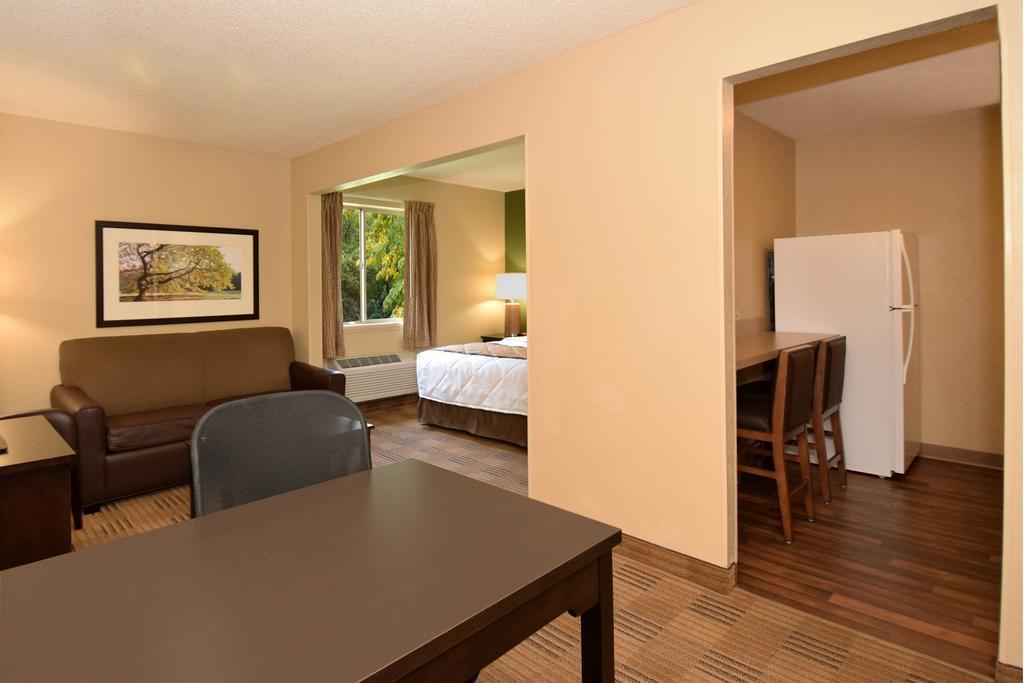 Suburban Studios Houston North I-45 Екстер'єр фото