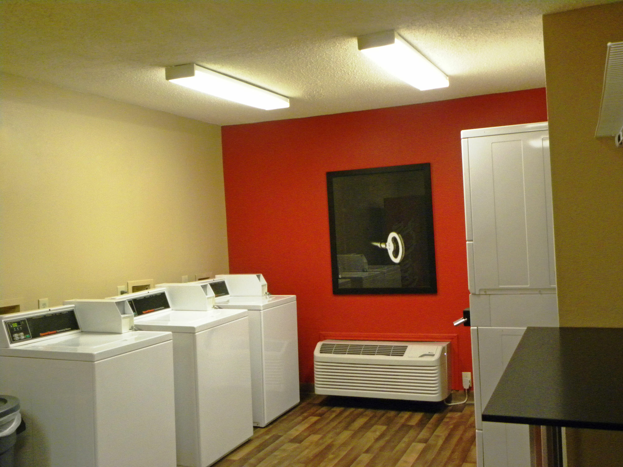 Suburban Studios Houston North I-45 Екстер'єр фото